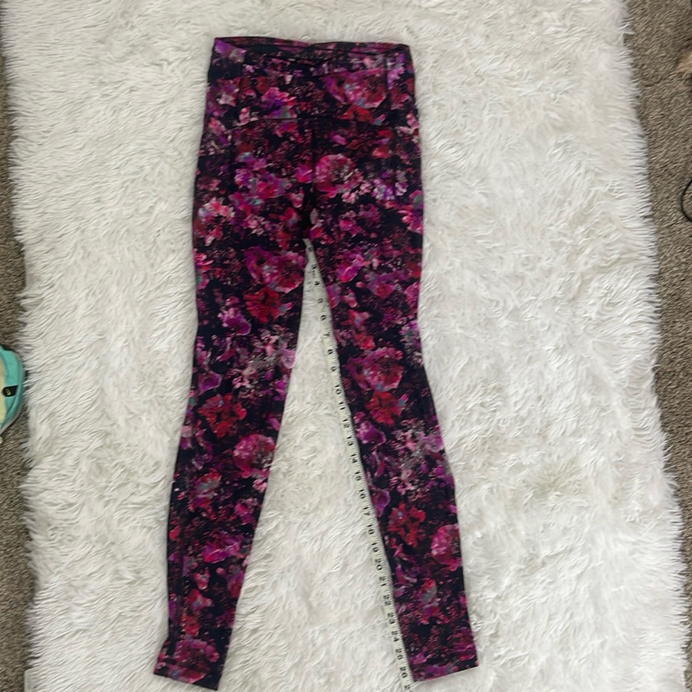 Lululemon leggings with pockets